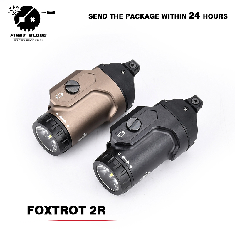 Outdoor Lighting Panel - Torcia tattica FOXTROT2R universale da 700