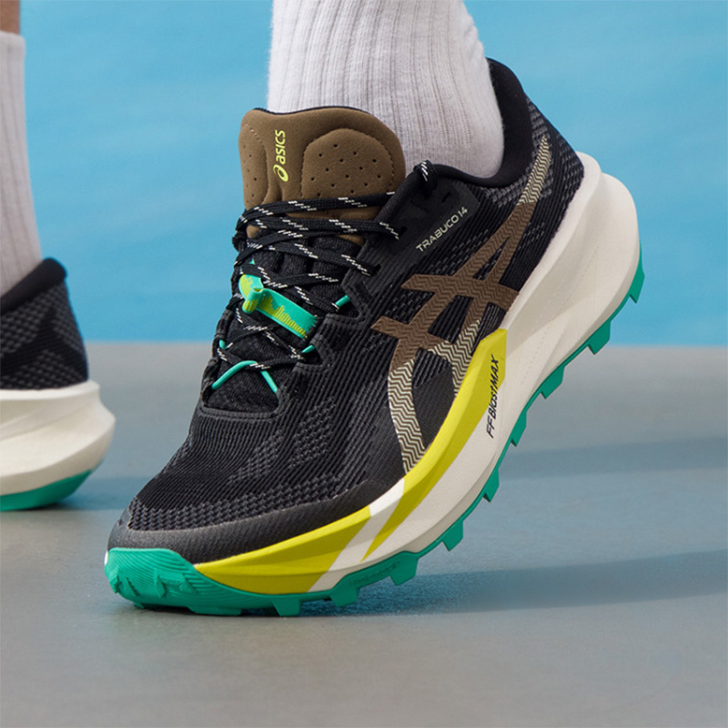 Asics Scarpe da Corsa e Trekki - Outdoor Lighting Hong Kong recensione e prezzo